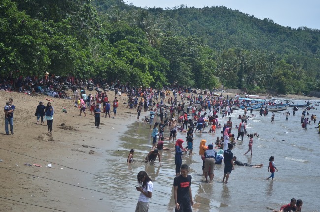 Pantai Simbaronce via Prigitrip, 1. Pantai Damas, 2. Pantai Karanggongso, 3. Pantai Prigi, 4. Pantai Blando, 5. Pantai Ngulung Wetan, 6. Pantai Ngadipuro, 7. Pantai Ngampiran, 8. Pantai Konang, 9. Pantai Taman Kili – Kili, 10. Pantai Pelang, 11. Wisata Rumah Apung, 12. Hutan Kota Trenggalek, 13. Bukit Banyon, 14. Gunung Gemblung Durenan, 15. Gunung Sepikul, 16. Gua Lowo, 17. Wisata Putri Maron, 18. Dam Bagong, 19. Goa Ngerit, 20. Pantai Simbaronce, 21. Wisata Edukasi Rumah Coklat, 22. Coban Rambat, 23. Air Terjun Banyu Nget, 24. Bukit Gembes, 25. Air Terjun Jurug Waru, 26. Pantai Pasir Putih Trenggalek, 27. Pantai Blado, 29. Hutan Mangrove Cengkrong, 30. Air Terjun Grobogan Sewu, 31. Air Terjun Kali Anjlok, 32. Alun-Alun Trenggalek, 33. Air Terjun Kedung Panas, 34. Air Terjun Ketro, 35. Air Terjun Jurug Menjalin, 36. Air Terjun Kali Jodo, 37. Air Terjun Songgolangit, 38. Air Terjun Jurug Terbang, 39. Air Terjun Pantai Pelang, 40. Gunung Prongos, 41. Puncak Jaas, 42. Bukit Mbendil, 43. Pantai Mbangko’an, 44. Pantai Wawaran, 45. Pantai Kapulogo, 46. Pantai Sumbreng, 47. Pantai Nggenjor
