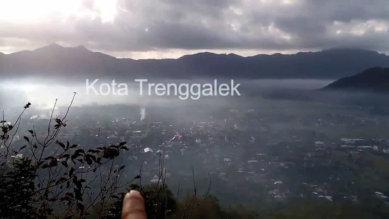 Puncak Jaas via Ulinulin, 1. Pantai Damas, 2. Pantai Karanggongso, 3. Pantai Prigi, 4. Pantai Blando, 5. Pantai Ngulung Wetan, 6. Pantai Ngadipuro, 7. Pantai Ngampiran, 8. Pantai Konang, 9. Pantai Taman Kili – Kili, 10. Pantai Pelang, 11. Wisata Rumah Apung, 12. Hutan Kota Trenggalek, 13. Bukit Banyon, 14. Gunung Gemblung Durenan, 15. Gunung Sepikul, 16. Gua Lowo, 17. Wisata Putri Maron, 18. Dam Bagong, 19. Goa Ngerit, 20. Pantai Simbaronce, 21. Wisata Edukasi Rumah Coklat, 22. Coban Rambat, 23. Air Terjun Banyu Nget, 24. Bukit Gembes, 25. Air Terjun Jurug Waru, 26. Pantai Pasir Putih Trenggalek, 27. Pantai Blado, 29. Hutan Mangrove Cengkrong, 30. Air Terjun Grobogan Sewu, 31. Air Terjun Kali Anjlok, 32. Alun-Alun Trenggalek, 33. Air Terjun Kedung Panas, 34. Air Terjun Ketro, 35. Air Terjun Jurug Menjalin, 36. Air Terjun Kali Jodo, 37. Air Terjun Songgolangit, 38. Air Terjun Jurug Terbang, 39. Air Terjun Pantai Pelang, 40. Gunung Prongos, 41. Puncak Jaas, 42. Bukit Mbendil, 43. Pantai Mbangko’an, 44. Pantai Wawaran, 45. Pantai Kapulogo, 46. Pantai Sumbreng, 47. Pantai Nggenjor