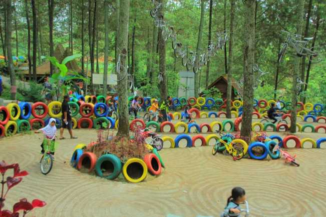 Wahana Dream Zone, Daya Tarik Dago Dreampark, Wahana Permaian Seru di Dago Dreampark, Wahana di Dago Dream Park Lainnya, Daftar Harga Tiket Dago Dream Park, Fasilitas di Dago Dream Park, Nomer Telepon Dago Dreampark, Jam Buka Dago Dreampark, Peta Lokasi Dago Dreampark, Rute Jalan ke Dago Dreampark
