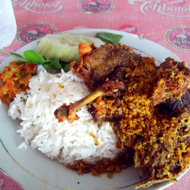 Bebek Sinjai via bearlittleworld.wordpresscom