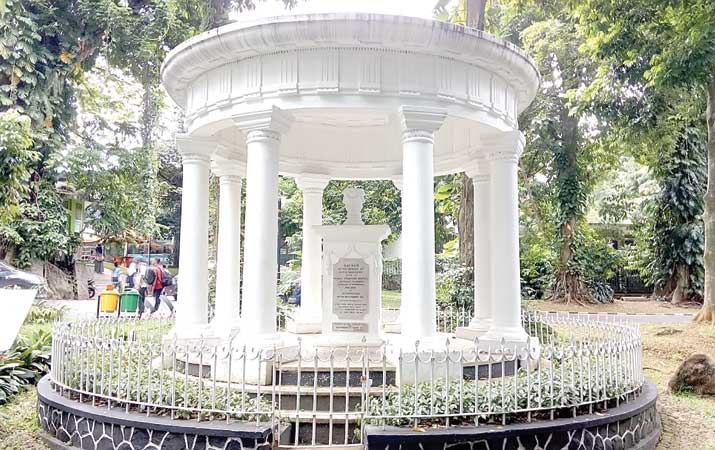 Lady Raffless via Hariananalisa, Profil Kebun Raya Bogor Jawa Barat, Mendalami Seluk Beluk Kebun Raya, Kebun Raya Bogor, Salah Satu Destinasi Wajib Ketika Ke Bogor, Harga Tiket Masuk Masuk Kebun Raya Bogor, Fasilitas yang Ada di Kebun Raya Bogor, Pintu Masuk yang Ada di Kebun Raya Bogor, Rute Menuju Kebun Raya Bogor, Daya Tarik Kebun Raya Bogor, Objek Wisata di Kebun Raya Bogor, Rekomendasi Tempat Wisata di Bogor, Tips Berwisata Ke Kebun Raya Bogor