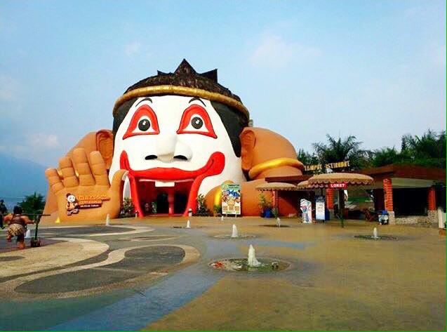 Museum Bagong, Lokasi dan Rute Menuju Jatim Park 1, Sejarah Singkat dan Daya Tarik Jatim Park 1, Aktivitas Seru di Jatim Park 1, Wahana Jatim Park 1 Malang, Foodcourt di Jatim Park 1, Jam Operasional, Harga Tiket Masuk Jatim Park 1, Fasilitas Jatim Park 1, Peraturan Bagi Pengunjung Jatim Park 1, Tips Berwisata di Jatim Park 1, Apa Saja yang Menarik di Kota Batu?