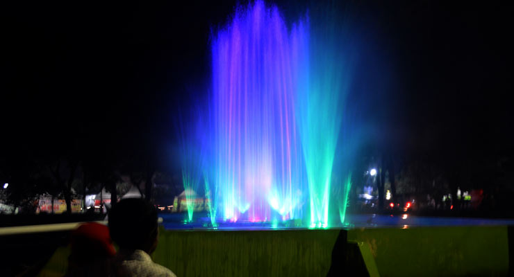 Taman Air Mancur Laser, 1. Grojogan Sewu, 2. Air Terjun Jumog, 3. Air Terjun Pringgodani, 4. Telaga Madirda, 5. Agrowisata Amanah, 6. Astana Giribangun, 7. Perkebunan Teh Kemuning, 8. Agrowisata Sondokoro, 9. Taman Ria Balekambang, 10. Candi Cetho, 11. Candi Sukuh, 12. Pemandian Sapta Tirta Pablengan, 13. Alun – Alun Karanganyar, 14. Bukit Paralayang, 15. Waduk Lalung, 16. Kampung Halloween Bukit Sekipan, 17. Puncak Gunung Lawu, 18. Wisata Romantis ke Bukit Hope, 19. Tubing Goasari Ngargoyoso, 20. Mampir ke Rumah Atsiri Indonesia, 21. Bukit Mongkrang, 22. Rumah Hobbit Lembah Semilir, 23. Air Terjun Parang Ijo, 24. Grojogan Jurang Jero, 25. Air Terjun Sewawar, 26. Air Terjun Sedinding, 27. Kedung Pengaron, 28. Kedung Sriti, 29. Bukit Sekipan, 30. Watu Kandang, 31. Tenggir Park, 32. Waduk Gondang, 33. Rumah Pohon Anyep, 34. Puri Taman Saraswati, 35. Candi Kethek, 36. Jembatan Selfie, 37. Taman Pancasila, 38. Taman Hutan Raya (Tahura) Karanganyar, 39. Museum Manusia Purba Klaster Dayu, 40. Waterboom Tirta Guwo Indah, 41. Taman Air Mancur Laser, 42.  Jalan Tembus Tawangmangu, 43. Goa Tlorong, 44. Goa Cokro, 45. Taman Bintang