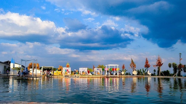 Wisata Taman Celosia Gedong songo, Lokasi Kebun Bunga Celosia, Rute Menuju Lokasi Kebun Bunga Celosia, Harga Tiket Masuk Kebun Bunga Celosia, Tarif Parkir Kebun Bunga Celosia, Fasilitas Utama Kebun Bunga Celosia, Fasilitas Pendukung Kebun Bunga Celosia, Tips Liburan ke Kebun Bunga Celosia, Jam Buka Kebun Bunga Celosia, Hotel di Sekitar Kebun Bunga Celosia, Objek Wisata Dekat Kebun Bunga Celosia, 9 Wisata Kebun Bunga CelosiaLain di Indonesia Ala Eropa