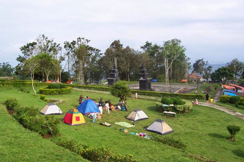 Camping di Gedong Songo, Sejarah Candi Gedong Songo, Lokasi dan Rute ke Candi Gedong Songo, Fasilitas, Daya Tarik Candi Gedong Songo, Kegiatan Menarik yang Dilakukan di Candi Gedong Songo, Jam Operasional , Harga Tiket Masuk Candi Gedong Songo