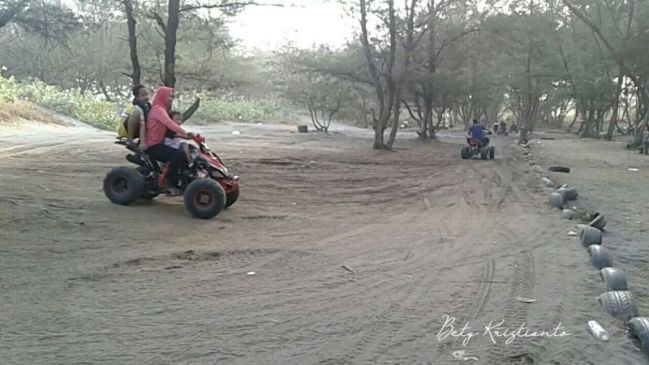 Keliling Pakai ATV via Berykristianto, Lokasi Pantai Gua Cemara, Rute Menuju Pantai gua cemara, Harga Tiket Masuk Pantai gua cemara, Mitos yang Berkembang di Pantai Ini, Menikmati Keindahan Pantai dari Mercusuar , Fasilitas di Pantai Gua Cemara, Jam Operasional, Aktivitas Seru di Pantai Gua Cemara
