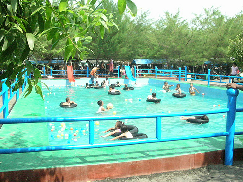 Kolam Renang di Pantai Kuwaru via Rentalmobilyogyakartanet, Lokasi Pantai Kuwaru, Rute Menuju ke Lokasi Pantai Kuwaru, Harga Tiket Masuk Pantai Kuwaru, Fasilitas di Pantai Kuwaru, Pesona Pantai Kuwaru yang Buat Kita Malas Pulang, Wahana yang Ada di Pantai Kuwaru, Objek Wisata di Dekat Pantai Kuwaru, Penginapan di Sekitar Pantai Kuwaru