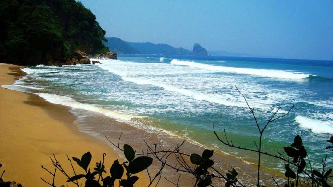 Liburan Seru ke Pantai Baros, Lokasi Pantai Baros, Rute Menuju Lokasi Pantai Baros, Transportasi Menuju Pantai, Jam Operasional, Harga Tiket Masuk Pantai Baros, Tarif Parkir, Fasilitas di Pantai Baros, Spot Foto Instagramable di Pantai Baros, Aktivitas Seru, Pesona Pantai Baros Nan Menawan, Kuliner Lezat di Pantai Baros, Tips Liburan