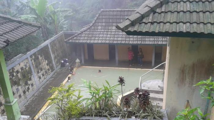 Mandi Air Panas di Candi Gedong Songo via Tribunnews, Sejarah Candi Gedong Songo, Lokasi dan Rute ke Candi Gedong Songo, Fasilitas, Daya Tarik Candi Gedong Songo, Kegiatan Menarik yang Dilakukan di Candi Gedong Songo, Jam Operasional , Harga Tiket Masuk Candi Gedong Songo