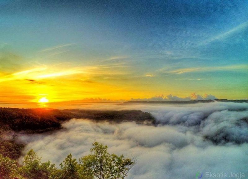 Menyaksikan Sunrise via eksotis Jogja, Lokasi Kebun buah Mangunan yang Mudah Diakses, Rute Menuju Lokasi Wisata Kebun Buah Mangunan Jogja, Harga Tiket Masuk Kebun Buah Mangunan, Fasilitas Pendukung, Jam Buka Kebun Buah Mangunan Jogja, Pesona dan Daya Tarik Puncak Kebun Buah Mangunan Jogja, Tips dan Saran