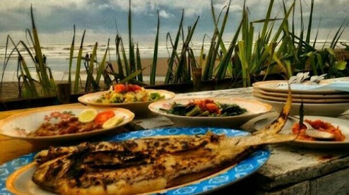 Nyobain Kuliner di Pantai Parangtritis via Atmajatour, Lokasi Pantai Parangtritis, Rute Menuju Lokasi Pantai Parangtritis, Harga Tiket Masuk Pantai Parangtritis, Tarif Parkir, Fasilitas di Pantai Parangtritis, Menyaksikan Sunset yang Menakjubkan, Catatan Kecil, Pesona Keindahan Pantai Parangtritis, Sajian Kuliner Lezat di Pantai Parangtritis, Objek Wisata ini Sangat Nyaman dan Aman, Objek Wisata di Sekitar Pantai Parangtritis
