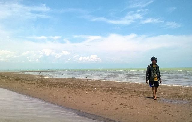 Pantai Surodadi via imgrum-net, 1. Masjid Agung Demak, 2. Museum Masjid Agung Demak, 3. Makam Sunan Kalijaga, 4. Makam Raja Demak, 5. Pantai Morosari, 6. Hutan Mangrove Morosari, 7. Pantai Tirangan, 8. Pantai Marina, 9. Sentra Kerajinan Batik, 10. Sentra Kerajinan Kaligrafi, 11. Brown Canyon, 12. Kolam Renang Polaris Demak, 13. Agrowisata Belimbing dan Jambu Merah Delima, 14. Sentra Kerajinan Rebana, 15. Kelenteng Hok Tek Bio, 16. Pantai Glagah Wangi Istambul, 17. Waterboom Niagara, 18. Wisata Mangrove Morodemak, 19. Taman Ria Demak, 20. Tradisi Grebek Pasar Khas Demak, 22. Pantai Surodadi, 23. Ekowisata Reduksi Kedungmutih, 24. Desa Wisata Banyumeneng, 25. Alun-alun Simpang Enam Demak, 26. Taman Love