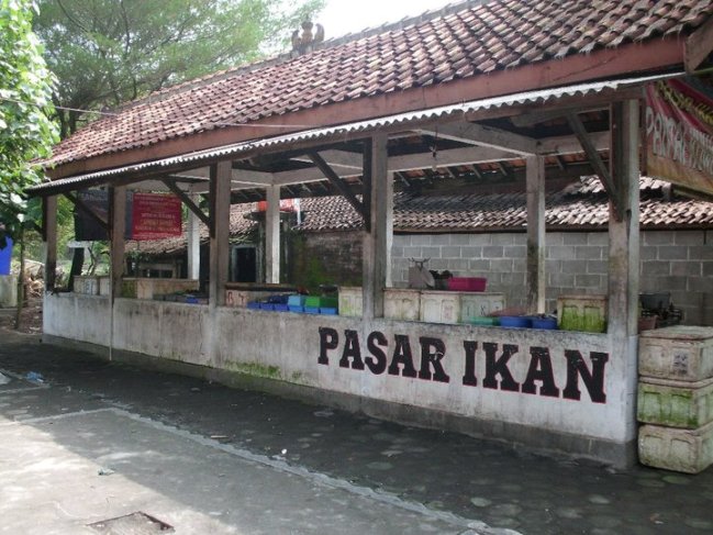 Pasar Ikan Tradisional, Lokasi Pantai Kuwaru, Rute Menuju ke Lokasi Pantai Kuwaru, Harga Tiket Masuk Pantai Kuwaru, Fasilitas di Pantai Kuwaru, Pesona Pantai Kuwaru yang Buat Kita Malas Pulang, Wahana yang Ada di Pantai Kuwaru, Objek Wisata di Dekat Pantai Kuwaru, Penginapan di Sekitar Pantai Kuwaru