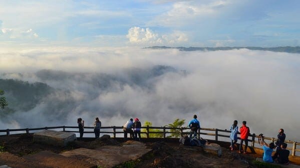 Puncak Negeri Atas Awan via Panduanwisataid, Lokasi Kebun buah Mangunan yang Mudah Diakses, Rute Menuju Lokasi Wisata Kebun Buah Mangunan Jogja, Harga Tiket Masuk Kebun Buah Mangunan, Fasilitas Pendukung, Jam Buka Kebun Buah Mangunan Jogja, Pesona dan Daya Tarik Puncak Kebun Buah Mangunan Jogja, Tips dan Saran
