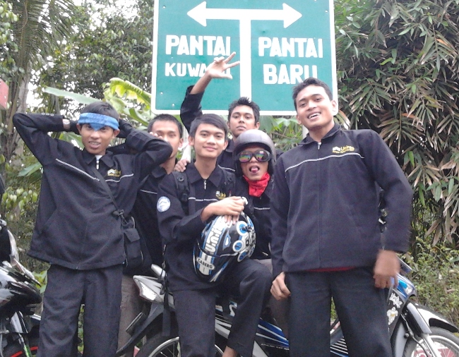 Rute Menuju Pantai Kuwaru via Blog.umyacid, Lokasi Pantai Kuwaru, Rute Menuju ke Lokasi Pantai Kuwaru, Harga Tiket Masuk Pantai Kuwaru, Fasilitas di Pantai Kuwaru, Pesona Pantai Kuwaru yang Buat Kita Malas Pulang, Wahana yang Ada di Pantai Kuwaru, Objek Wisata di Dekat Pantai Kuwaru, Penginapan di Sekitar Pantai Kuwaru