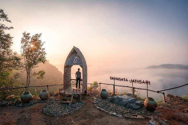 Spot Foto Instagramable di ekowisata jatisari via IG @dimasagung44, Lokasi Ekowisata Jatisari Dlingo, Rute Menuju Jatisari Ecopark Dlingo, Transportasi Menuju Jatisari Ecopark Dlingo, Jam Operasional Ekowisata Jatisari Seropan 3, Harga Tiket Masuk Ekowisata Jatisari Bantul, Tarif Parkir, Fasilitas di Ekowisata Jatisari Yogya, Kapan waktu Terbaik Mengunjungi Ekowisata Ini?, Daya Tarik Ekowisata Jatisari Bantul, Keunggulan Wisata Jatisari Dlingo, Penginapan di Sekitar Ekowisata Jatisari Dlingo, Makanan Khas dan Oleh-oleh