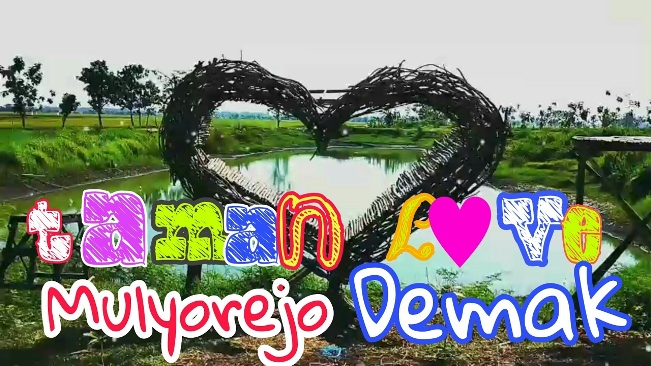 Taman Love via Youtube, 1. Masjid Agung Demak, 2. Museum Masjid Agung Demak, 3. Makam Sunan Kalijaga, 4. Makam Raja Demak, 5. Pantai Morosari, 6. Hutan Mangrove Morosari, 7. Pantai Tirangan, 8. Pantai Marina, 9. Sentra Kerajinan Batik, 10. Sentra Kerajinan Kaligrafi, 11. Brown Canyon, 12. Kolam Renang Polaris Demak, 13. Agrowisata Belimbing dan Jambu Merah Delima, 14. Sentra Kerajinan Rebana, 15. Kelenteng Hok Tek Bio, 16. Pantai Glagah Wangi Istambul, 17. Waterboom Niagara, 18. Wisata Mangrove Morodemak, 19. Taman Ria Demak, 20. Tradisi Grebek Pasar Khas Demak, 22. Pantai Surodadi, 23. Ekowisata Reduksi Kedungmutih, 24. Desa Wisata Banyumeneng, 25. Alun-alun Simpang Enam Demak, 26. Taman Love