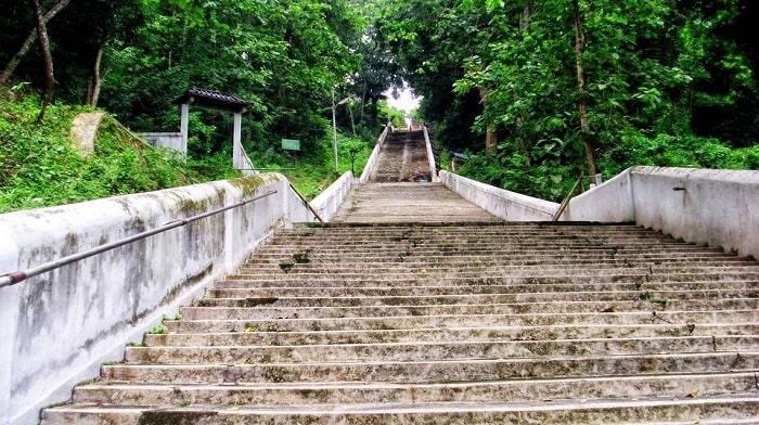 Anak Tangga Makam Imogiri, Dimana Lokasi Makam Imogiri?, Rute Menuju ke Makam Raja di Imogiri?, Sejarah Makam Imogiri, Misteri Jumlah Anak Tangga Makam Raja Imogiri Jogja, Penghianatan Kerajaan, Makam raja – raja, Peninggalan sultan Agung, Adat &amp; Aturan saat Berkunjung 