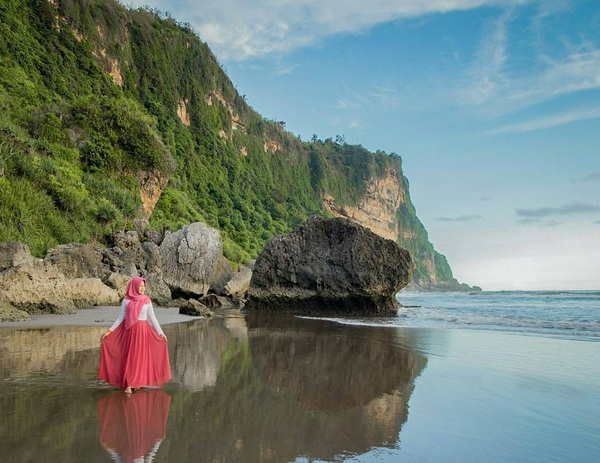 Eksotisme Pantai Parang Endog via IG @roh_kyt, Lokasi Pantai Parangendog, Rute Menuju Lokasi Pantai Parangndog, Harga Tiket Masuk Pantai Parangendog, Jam Operasional Pantai Parangendog, Fasilitas di Pantai Parangendog, Kegiatan Seru di Pantai Parangendog, Pesona Pantai Parangendog, Wisata Kuliner di Pantai Parangendog, Tips dan Saran
