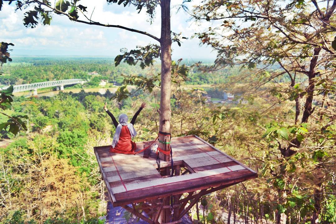 Gardu Pandang Watu Lumbung Yogyakarta via Putrirahmablog.wordpress.com, Lokasi Wisata Kampung Edukasi Watu Lumbung, Rute Kampung Edukasi Watu Lumbung, Harga Tiket Masuk Kawasan Edukasi Watu Lumbung, Fasilitas Penunjang, Nilai Edukasi yang Bakal Didapat, Pesona Kampung Edukasi Watu Lumbung