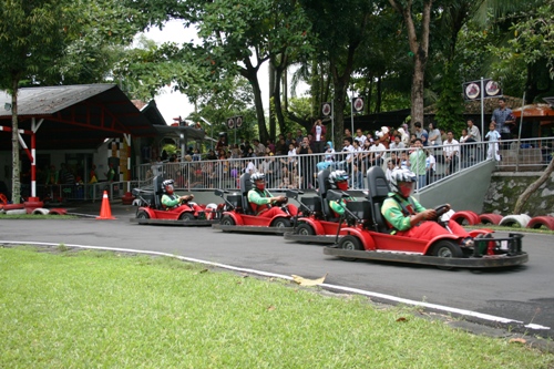 Go Karts, Lokasi Wisata Kids Fun Yogyakarta, Harga Tiket Masuk Kids Fun Yogyakarta, Jam Operasional Kids Fun Yogyakarta, Fasilitas Umum di Kids Fun Yogyakarta, Wahana Bermain Anak di Kids Fun Yogyakarta, Sensasi Permainan Outdor, Wahana Permainan Air, Tips Berwisata di Kids Fun Yogyakarta