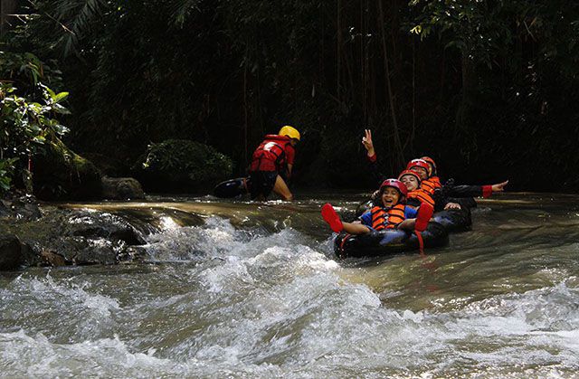 Mencoba Sensasi yang Menantang, Lokasi Karst Tubing Sedayu, Harga Tiket Masuk dan Paket Wisata , Menjelajahi Sungai dengan Ban Karet, Ditemani Pemandu Profesional, Pengalaman Seru yang Memacu Adrenalin, Kegiatan Lain yang Tak Kalah Seru, Tips dan Saran