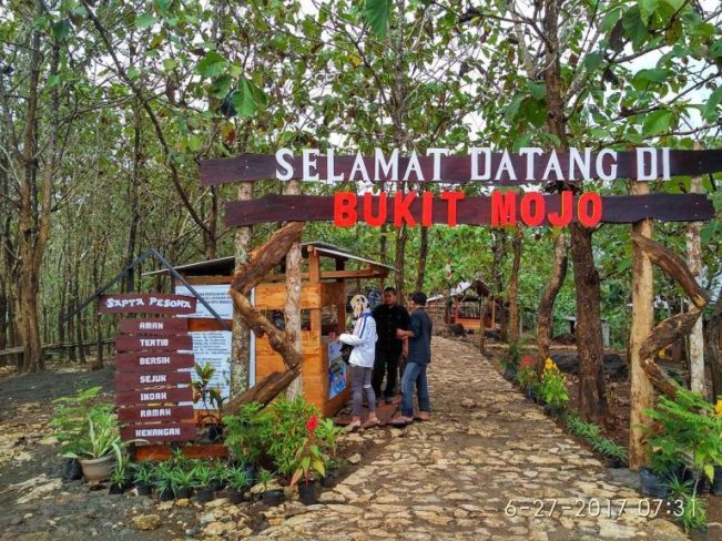 Pintu Masuk Bukit Mojo via IG @al_syaqirun5858, Lokasi Bukit Mojo Gumelem, Rute Menuju Lokasi Bukit Mojo Gumelem, Harga Tiket Masuk Bukit Mojo Gumelem, Jam Operasional Mojo Gumelem Hill, Waktu Berkunjung Terbaik ke Mojo Gumelem Hill, Fasilitas di Mojo Gumelem Hill, Keindahan Bukit Mojo Gumelem yang Instagramable, Wisata Kuliner, Tips dan saran, Wisata di Sekitar Bukit Mojo Gumelem