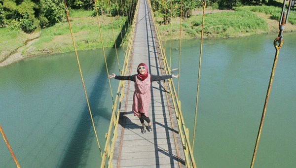 Spot Instagramable Jembatan Soka via IG @nurintanks, Lokasi Jembatan Soka, Rute Menuju Lokasi Jembatan Gantung Pundong, Harga Tiket di Jembatan Soka, Jembatan Soka Menyimpan Sejuta Pesona, Keunikan Jembatan Gantung Soka Bantul, Tips Mengunjungi Jembatan  Gantung Soka, Wisata Kuliner, Wisata di Sekitar jembatan Gantung Soka