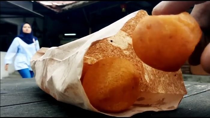 Bola Ubi Gardujati via Tribunnews, Latar Belakang Sejarah Paskal Food Bandung, Lokasi Paskal Food Market Bandung, Waktu Operasional Paskal Food Market Bandung, Harga yang Murah Meriah, Menu Paling Recomended Di Paskal Food Market Bandung, Daya Tarik Paskal Food Market Bandung