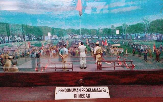 Melihat Koleksi Sejarah di Museum Satria Mandala, Menikmati Fasilitas di Museum Satria Mandala, Harga Tiket Masuk Museum Satria Mandala, Jam Operasional Museum, Manfaat berkunjung ke Museum Satria Mandala
