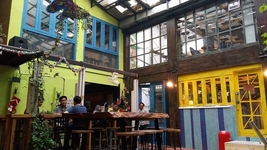 Giyanti Coffee Roastery via Tripadvisor, 1. Bakoel Koffie Cikini, 2. Lucky Cat Coffee & Kitchen, 3. Anomali Coffee – Senopati, 4. Walking Drums, 5. Monolog Coffee Company Plaza Senayan, 6. Giyanti Coffee Roastery, 7. First Crack Coffee, 8. Saudagar Kopi Sabang, 9. 1/15 Coffee, 10. Journey Coffee, 11. Dua Coffee Shop, 12. Six Ounces Coffee, 13. Yan Kedai Kopi, 14. Tanatap Coffee Ampera, 15. Kopi Kalyan, 16. ST ALi Jakarta, 17. Djournal Coffee, 18. Gordi HQ, 19. Shoot Me In The Head Coffee Bar and Roastery, 20. Goffee Jakarta, 21. Upstairs Coffee Signature, 22. Crematology, 23. Chief Coffee Jakarta, 24. Fillmore Coffee, 25. Nitro Coffee, 26. Kopi Manyar, 27. Pigeonhole Coffee, 28. Titik Temu Coffee, 29. Trafique Coffee, 30. Say Something Coffee, 31. 7 Speed Coffee, 32. OMBÉ KOFIE, 33. CLIQ Coffee & Kitchen (Jakarta Selatan), 34. Guten Morgen Coffee Lab, 35. Koultoura Coffee, 36. LIMA Chocolate, 37. Jakarta Coffee House (JCH), 38. Woodpecker Coffee