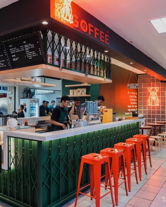 Goffee Jakarta via IG @Jktgo, 1. Bakoel Koffie Cikini, 2. Lucky Cat Coffee & Kitchen, 3. Anomali Coffee – Senopati, 4. Walking Drums, 5. Monolog Coffee Company Plaza Senayan, 6. Giyanti Coffee Roastery, 7. First Crack Coffee, 8. Saudagar Kopi Sabang, 9. 1/15 Coffee, 10. Journey Coffee, 11. Dua Coffee Shop, 12. Six Ounces Coffee, 13. Yan Kedai Kopi, 14. Tanatap Coffee Ampera, 15. Kopi Kalyan, 16. ST ALi Jakarta, 17. Djournal Coffee, 18. Gordi HQ, 19. Shoot Me In The Head Coffee Bar and Roastery, 20. Goffee Jakarta, 21. Upstairs Coffee Signature, 22. Crematology, 23. Chief Coffee Jakarta, 24. Fillmore Coffee, 25. Nitro Coffee, 26. Kopi Manyar, 27. Pigeonhole Coffee, 28. Titik Temu Coffee, 29. Trafique Coffee, 30. Say Something Coffee, 31. 7 Speed Coffee, 32. OMBÉ KOFIE, 33. CLIQ Coffee & Kitchen (Jakarta Selatan), 34. Guten Morgen Coffee Lab, 35. Koultoura Coffee, 36. LIMA Chocolate, 37. Jakarta Coffee House (JCH), 38. Woodpecker Coffee