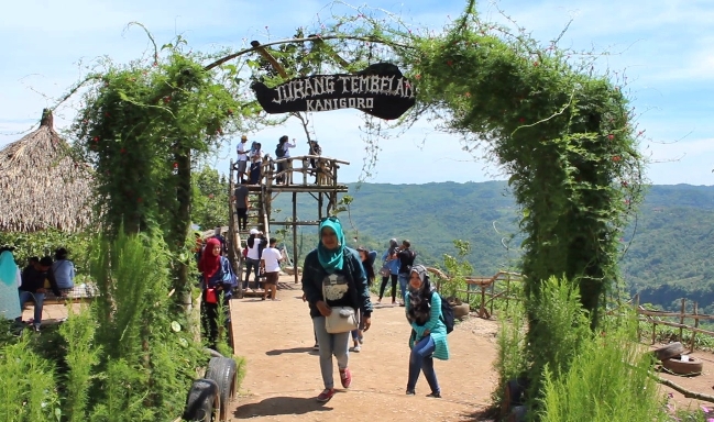Jurang Tembelan Kanigoro via Unycommunity, Lokasi Destinasi Wisata Jurang Tembelan Jogja, Rute Menuju Lokasi, Harga Tiket Masuk Jurang Tembelan Jogja, Jam Operasional Jurang Tembelan, Fasilitas Wisata, 4 Tips Mengunjungi Perahu Awan, Pesona Jurang Tembelan Jogja, Wisata Kuliner, Galeri Foto, Wisata Lain Di Sekitar Jurang Tembelan