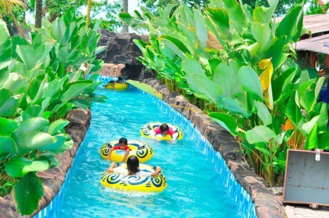 Kampung Batu Tektona, 1. Kolam Renang Karang Setra, 2. Panghegar Waterboom, 3. Tirtamulya Waterboom, 4. Taman Air Super Progresif, 5. Wahoo Waterworld, 6. Margacinta Park, 7. Pesona Nirwana Waterpark, 8. Pesona Nirwana Waterpark, 9. Kolam Renang Bukit Cipaku Indah, 10. Bandung Indah Waterpark, 11. Waterboom Cahaya Abadi, 12. Graha Tirta Siliwangi Waterpark, 13. AW Strawberry, 14. TEKTONA Waterpark, 15. Mendulang Lembang Resort & Resto, 16. Kolam Renang Eldorado, 17. Kolam Renang Ciwalini Ciwidey, 18. Sampoerna Sports Center, 19. Air Panas Nagrak Bandung