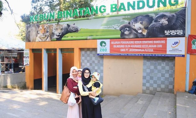 Kebun Binatang Bandung via IG @Monicafebrianty, Kenali Sejarah Kebun Binatang Bandung, Aneka Koleksi Satwa Langka di Kebun Binatang Bandung, Harga Tiket Masuk Kebun Binatang Bandung, Jam Operasional Kebun Binatang Bandung, Aktivitas Seru di Kebun Binatang Bandung, Fasilitas Penunjang, Kulineran di Bandung Zoo