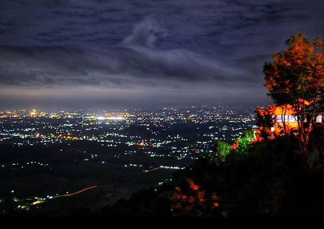 Keindahan Jogja dari ketinggian via IG @ipan_kebo, Melihat Lokasi Wisata Alam Watu Amben Jogja, Menaklukkan Rute Menuju Lokasi, Harga Tiket Masuk Wisata Alam Watu Amben, Waktu Paling Tepat untuk Berkunjung, Fasilitas Tambahan di Lokasi Wisata, Pesona Wisata Alam Watu Amben Jogja, Wisata Kuliner, Wisata alam di Sekitar Watu Amben Jogja, Tips dan Saran, Galeri Foto