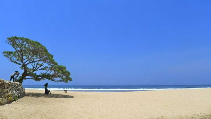 Keindahan Pantai Pok Tunggal, Lokasi Wisata Pantai Pok Tunggal, Rute Menuju Lokasi Wisata Pantai Pok Tunggal, Harga Tiket Masuk Pantai Pok Tunggal, Fasilitas dan Akomodasi di Pantai Pok Tunggal, Objek Wisata di Pantai Pok Tunggal, Pesona Pantai Pok Tunggal, Wisata Kuliner di Pantai Pok Tunggal, Tips dan Saran