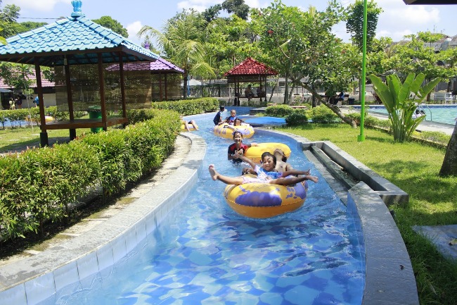 Kolam Arus Galaxy Water Park via novanbadai.blogspot.com, Informasi Umum, Lokasi Galaxy Waterpark, Rute Menuju Galaxy Waterpark Jogja, Jam Operasional Waterpark, Harga Tiket Masuk Galaxy Waterpark, Fasilitas Pendukung di Wahana Bermain Air Galaxy Waterpark, Wahana Bermain Air Galaxy Water Park Jogja, Spesifikasi Wahana Air Galaxy Water Park Jogja, Mini Café, Tips dan Saran