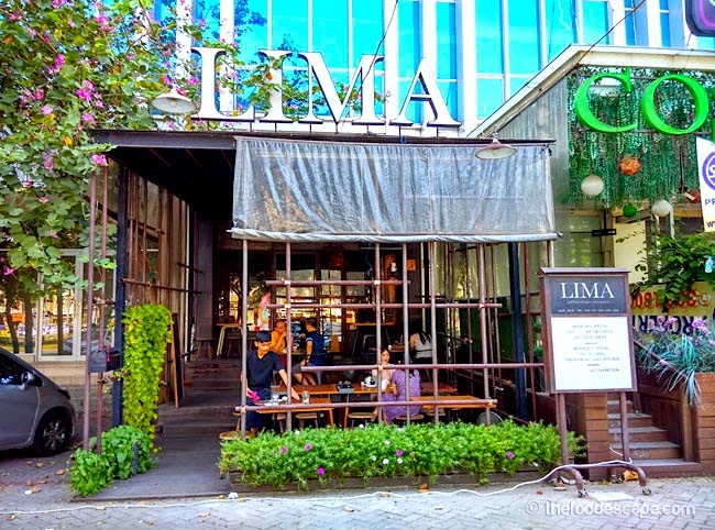 Lima Cafe via thefoodescape, 1. Bakoel Koffie Cikini, 2. Lucky Cat Coffee & Kitchen, 3. Anomali Coffee – Senopati, 4. Walking Drums, 5. Monolog Coffee Company Plaza Senayan, 6. Giyanti Coffee Roastery, 7. First Crack Coffee, 8. Saudagar Kopi Sabang, 9. 1/15 Coffee, 10. Journey Coffee, 11. Dua Coffee Shop, 12. Six Ounces Coffee, 13. Yan Kedai Kopi, 14. Tanatap Coffee Ampera, 15. Kopi Kalyan, 16. ST ALi Jakarta, 17. Djournal Coffee, 18. Gordi HQ, 19. Shoot Me In The Head Coffee Bar and Roastery, 20. Goffee Jakarta, 21. Upstairs Coffee Signature, 22. Crematology, 23. Chief Coffee Jakarta, 24. Fillmore Coffee, 25. Nitro Coffee, 26. Kopi Manyar, 27. Pigeonhole Coffee, 28. Titik Temu Coffee, 29. Trafique Coffee, 30. Say Something Coffee, 31. 7 Speed Coffee, 32. OMBÉ KOFIE, 33. CLIQ Coffee & Kitchen (Jakarta Selatan), 34. Guten Morgen Coffee Lab, 35. Koultoura Coffee, 36. LIMA Chocolate, 37. Jakarta Coffee House (JCH), 38. Woodpecker Coffee