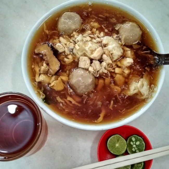 Lomie 61 via IG @yovita_isabela, Latar Belakang Sejarah Paskal Food Bandung, Lokasi Paskal Food Market Bandung, Waktu Operasional Paskal Food Market Bandung, Harga yang Murah Meriah, Menu Paling Recomended Di Paskal Food Market Bandung, Daya Tarik Paskal Food Market Bandung