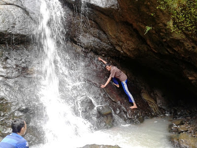Manjat Tebing di Grojogan seribu Batu via Nasirullahsitam, Lokasi Air Terjun Seribu Batu Jogja, Rute Menuju Lokasi Air Terjun Seribu Batu Jogja, Harga Tiket Masuk Air Terjun Seribu Batu Jogja, Fasilitas Tambahan di Wisata Air Terjun Seribu Batu, Air Terjun yang Terbentuk dari Letusan Gunung Api Purba, Keindahan Alam di Sekitar Menjadi Daya Tarik, Wisata di Sekitar Air Terjun Seribu Batu, Tips dan Saran, Galeri Foto
