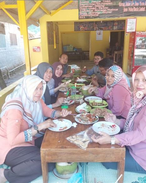 Menikmati Wisata Kuliner Laut via IG @silviarosetti, Lokasi Pantai Ngobaran Gunung Kidul, Rute Menuju Lokasi Pantai Ngobaran, Harga Tiket Masuk Pantai Ngobaran, Fasilitas yang Ada di Pantai Ngobaran, Sejarah Singkat Pantai Ngobaran, Spot Unik Pantai Ngobaran, Wisata Pantai Terdekat