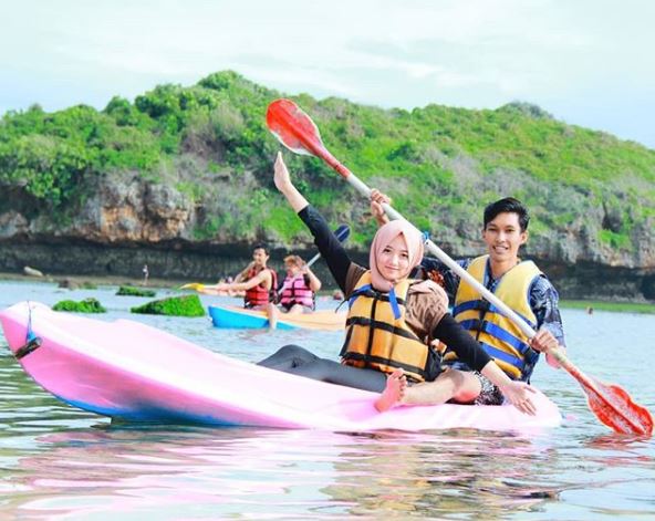 Merasakan Sensasi Naik Kano via IG @rika_masitoh, Lokasi Pantai Sadranan, Rute Menuju Lokasi Pantai Sadranan, Harga Tiket Masuk Menuju Pantai Sadranan, Fasilitas yang Ada di Pantai Sadranan, Asal – usul Nama Pantai Sadranan, Pesona Alam Pantai Sadranan, Aktivitas Seru di Pantai Sadranan Gunung kidul, Objek Wisata Lain di Dekat Pantai Sadranan, Penginapan di Pantai Sadranan