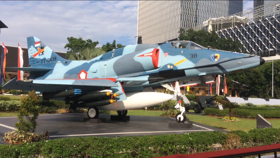 Monumen A 4 Skyhawk via Jakartagreatercom, Melihat Koleksi Sejarah di Museum Satria Mandala, Menikmati Fasilitas di Museum Satria Mandala, Harga Tiket Masuk Museum Satria Mandala, Jam Operasional Museum, Manfaat berkunjung ke Museum Satria Mandala