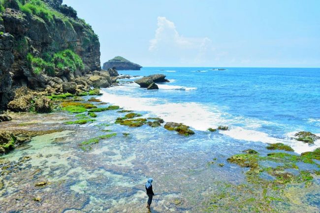 Pantai Jogan Jogja via IG @jetrani.rd, 1. Pantai Pulang Sawal, 2. Pantai Pok Tunggal, 3. Pantai Wedi Ombo, 4. Pantai Siung, 5. Pantai Kukup, 6. Pantai Sundak, 7. Pantai Baron, 8. Pantai Sepanjang, 9. Pantai Sadranan, 10. Pantai Ngobaran, 11. Pantai Parangtritis, 12. Pantai Nglambor, 13. Pantai Drini, 14. Pantai Wediombo, 15. Pantai Glagah, 16. Pantai Jogan, 17. Pantai Krakal, 18. Pantai Depok, 19. Pantai Ngrenehan, 20. Pantai Parangkusumo, 21. Pantai Timang, 22. Pantai Nguluran, 23. Pantai Watu Kodok, 24. Pantai Pandansari, 25. Pantai Kesirat, 26. Pantai Goa Cemara, 27. Pantai Pasir Kadilangu, 28. Pantai Sadeng, 29. Pantai Jungwok