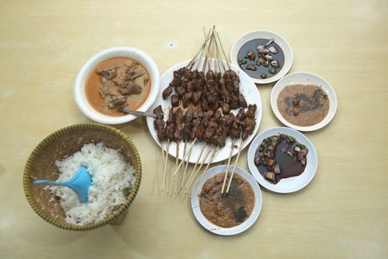 Sate Hadori via Jawapos, 1. Sudirman Street Day and Night Market, 2. Bakso Cuanki dan Batagor Serayu, 3. Paskal Food Market, 4. Waroeng Setiabudhi, 5. Cisangkuy Food Street, 6. Mie Kocok Mang Dadeng, 7. Cibadak Food Street, 8. Bubur Ayam Gibbas, 9. Zona Merah, 10. Sate Hadori, 11. Nasi Kalong, 12. Seafood Kiloan Bang Bopak, 13. Seafood Mas Gondrong, 14. AA Bistik, 15. Sate Anggrek 4A, 16. Warung Nasi C’Mar, 17. Nasi Kuning Pasir Koja, 18. Roti Bakar 234 Gang Kote, 19. Perkedel Bondon, 20. Lotek Macan Bandung, 21. Cireng Cipaganti Abah