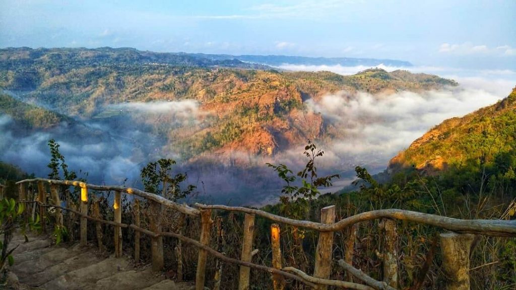 Lokasi Destinasi Wisata Jurang Tembelan Jogja, Rute Menuju Lokasi, Harga Tiket Masuk Jurang Tembelan Jogja, Jam Operasional Jurang Tembelan, Fasilitas Wisata, 4 Tips Mengunjungi Perahu Awan, Pesona Jurang Tembelan Jogja, Wisata Kuliner, Galeri Foto, Wisata Lain Di Sekitar Jurang Tembelan