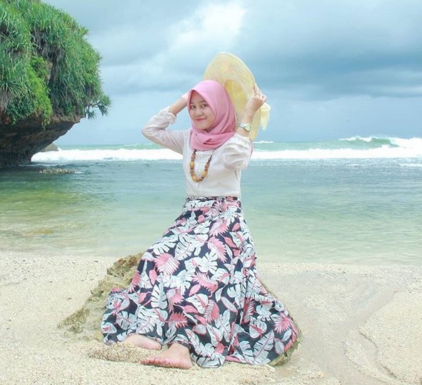 Wisata Pantai Ngobaran Gunung Kidul, Lokasi Pantai Ngobaran Gunung Kidul, Rute Menuju Lokasi Pantai Ngobaran, Harga Tiket Masuk Pantai Ngobaran, Fasilitas yang Ada di Pantai Ngobaran, Sejarah Singkat Pantai Ngobaran, Spot Unik Pantai Ngobaran, Wisata Pantai Terdekat