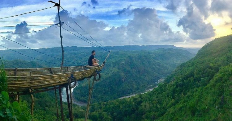 Lokasi Destinasi Wisata Jurang Tembelan Jogja, Rute Menuju Lokasi, Harga Tiket Masuk Jurang Tembelan Jogja, Jam Operasional Jurang Tembelan, Fasilitas Wisata, 4 Tips Mengunjungi Perahu Awan, Pesona Jurang Tembelan Jogja, Wisata Kuliner, Galeri Foto, Wisata Lain Di Sekitar Jurang Tembelan
