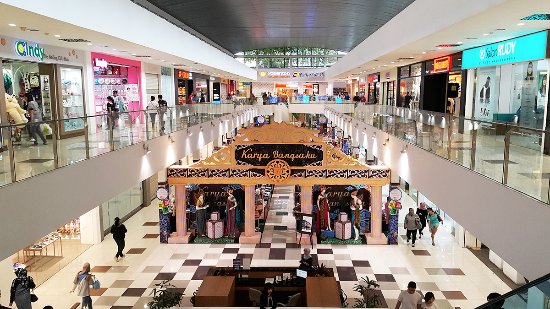 Cihampelas Walk Shopping via Tripadvisor, Mengenal Asal-Usul Cihempelas Walk, Daya Tarik Cihampeas Walk Bandung, Fasilitas Menarik di Mall Cihampelas Walk Bandung, Tips Mengunjungi Mall Cihampelas Walk Bandung